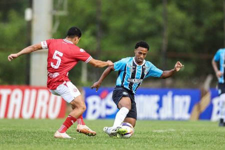 Grêmio e América-RN se enfrentaram nesta sexta-feira (16), em Votuporanga