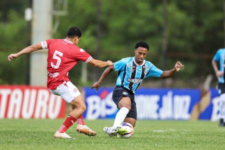 Grêmio e América-RN se enfrentaram nesta sexta-feira (16), em Votuporanga