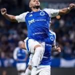 Atacante faz primeiro gol pelo Cruzeiro e encerra jejum de mais de 300 dias
