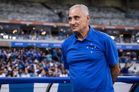 Tite sob o comando do Cruzeiro no Mineirão, em Belo Horizonte