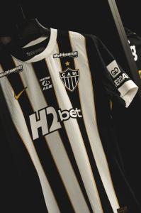 Camisa do Atlético produzida pela Nike no vestiário da Arena MRV