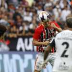 Corinthians e São Paulo empatam em clássico com final emocionante