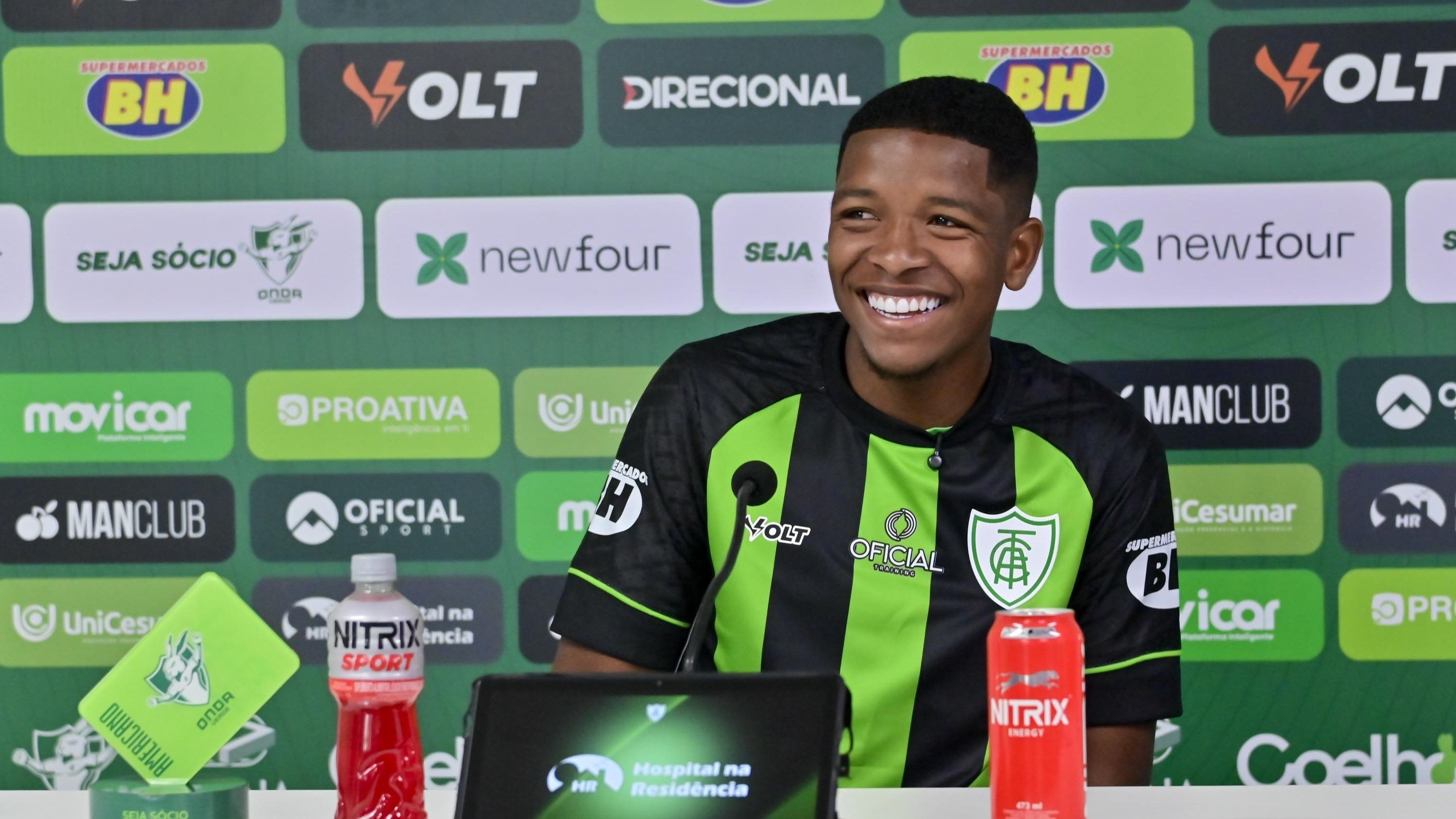 Apresentado, atacante comenta volta ao Brasil e revela desejo no América