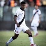 Fora por opção técnica, meia-atacante pode estar com dias contados no Vasco