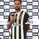 Renan Lodi revela conversa com Torreira, alvo do Atlético: ‘Fazendo o máximo possível’