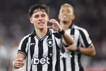 Montoro comemora gol do Botafogo contra o Volta Redonda