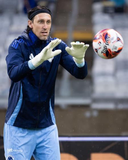 Cássio em campo pelo Cruzeiro
