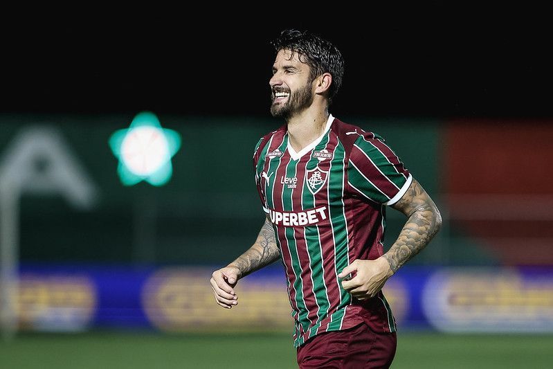 Fim do jejum: Maxi Cuberas é direto sobre titularidade de Everaldo no Fluminense