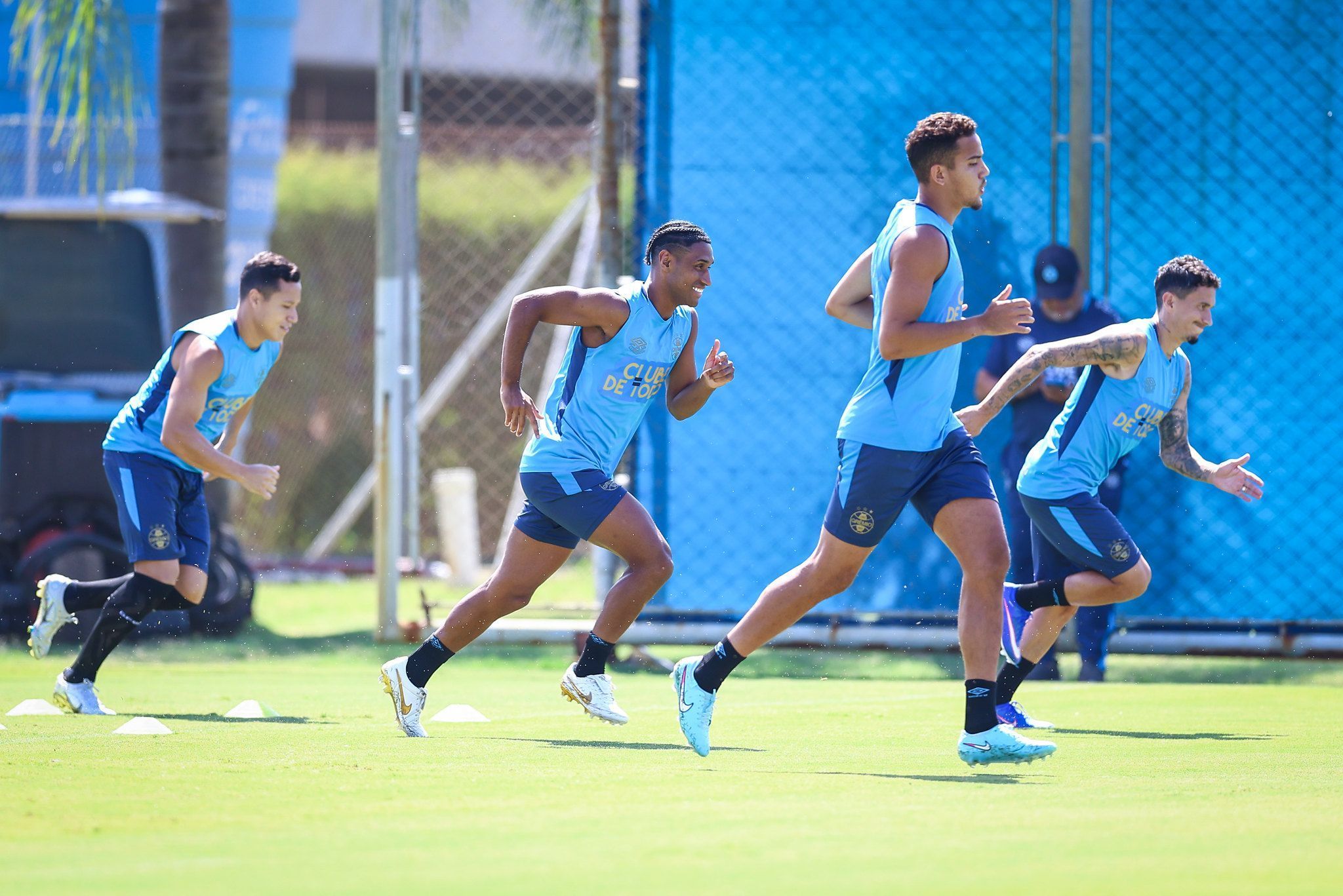 As opções de Luís Castro no Grêmio para enfrentar o Inter pelo Campeonato Gaúcho