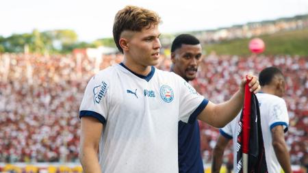 Dell comemora gol marcado sobre o Vitória no clássico Ba-Vi
