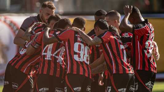 Jogadores do Vitória reunidos antes do clássico contra o Bahia