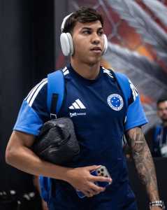 Kaio Jorge, do Cruzeiro, presenteou o pai com um carro