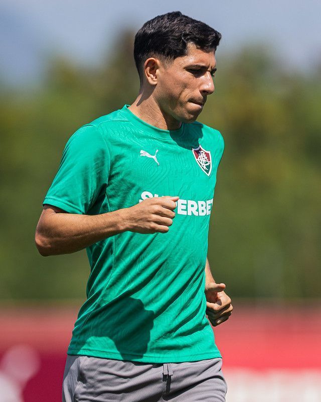 Reforço é regularizado e pode ser novidade de Zubeldía em estreia do Fluminense