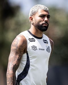 Gabigol, do Santos, montou o "time ideal" da carreira