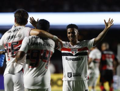 Marcos Antonio teve grande atuação na vitória do São Paulo sobre o Flamengo