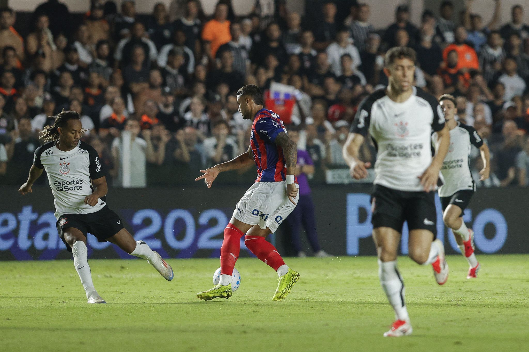 Corinthians volta a receber jogo com menos de 20 mil pessoas depois de longo período
