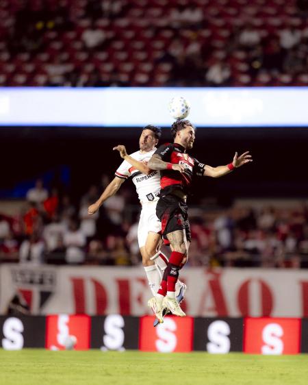 Em momentos opostos, São Paulo e Fla duelam no Brasileirão