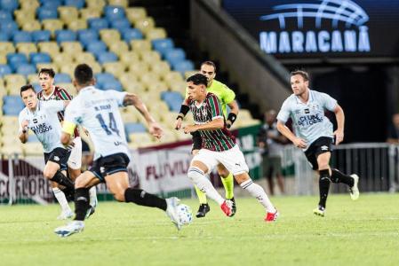 Savarino fez seu primeiro jogo com a camisa do Fluminense