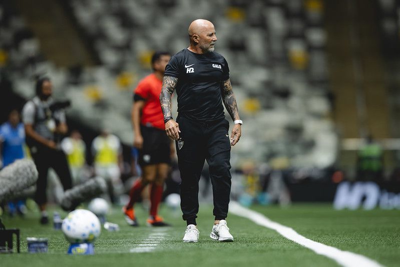 Sampaoli, do Atlético, é expulso e será 'desfalque' no Brasileirão