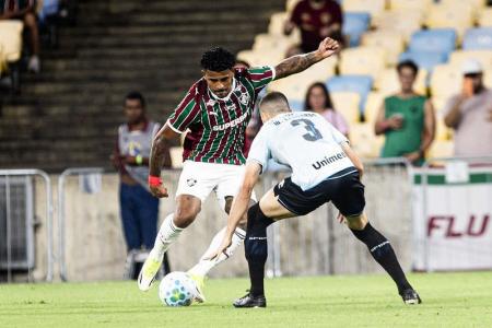 John Kennedy se tornou titular do Fluminense com Zubeldía em 2026