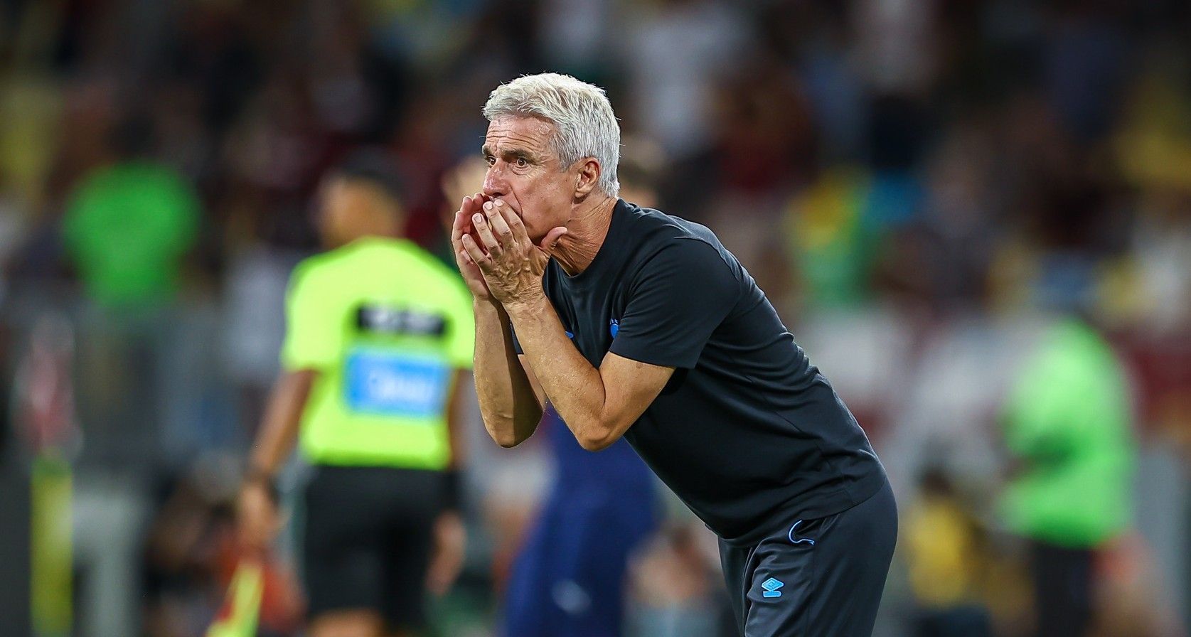 Luís Castro abre o jogo sobre problemas do Grêmio: 'Não somos uma equipe estável'