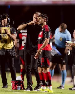 Arrascaeta durante jogo contra o São Paulo
