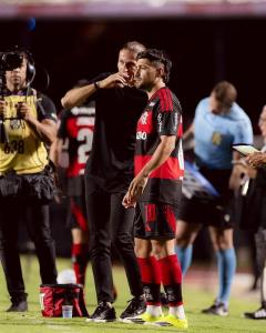Arrascaeta durante jogo contra o São Paulo