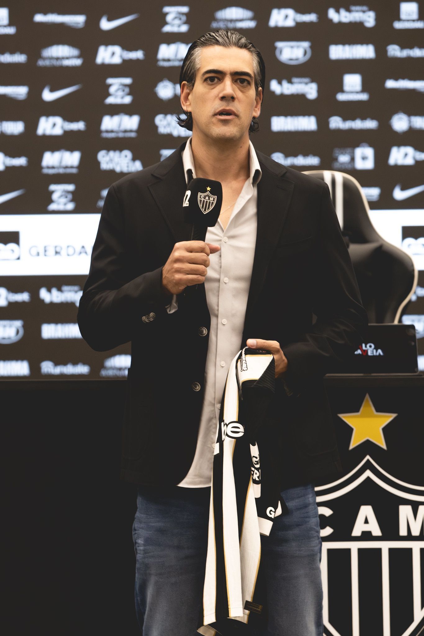 Diretor do Atlético, Paulo Bracks revela negociação encaminhada com volante