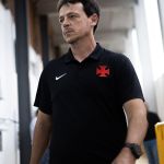 Vasco demite Fernando Diniz após derrota para o Fluminense no Carioca