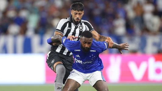 Gerson em campo pelo Cruzeiro