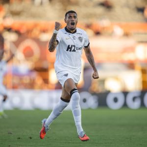 Ruan Tressoldi comemora gol pelo Atlético
