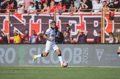 Gustavo Scarpa em ação pelo Atlético