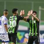 América vence URT no Independência e encaminha vaga à semifinal do Mineiro