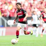 Arrascaeta admite 'abalo' com derrota, mas sai em defesa de Filipe Luís no Flamengo