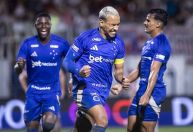 Matheus Pereira decide no fim, Cruzeiro bate Betim e ganha fôlego no Mineiro