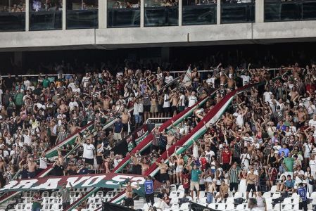 Torcida do Fluminense está perto de celebrar o título da Taça Guanabara