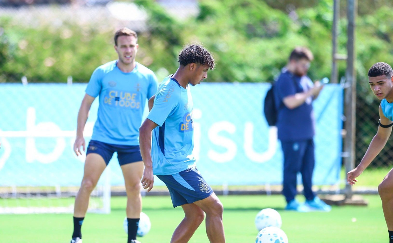 Grêmio pode ter novidades para enfrentar Botafogo; veja opções de Luís Castro