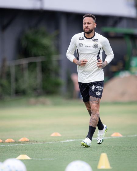 Craque do Santos, Neymar está fora há mais de um mês