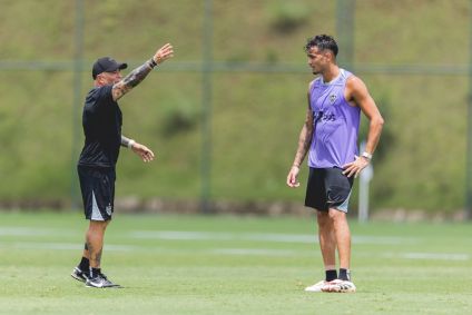Sampaoli durante treinamento do Atlético na Cidade do Galo