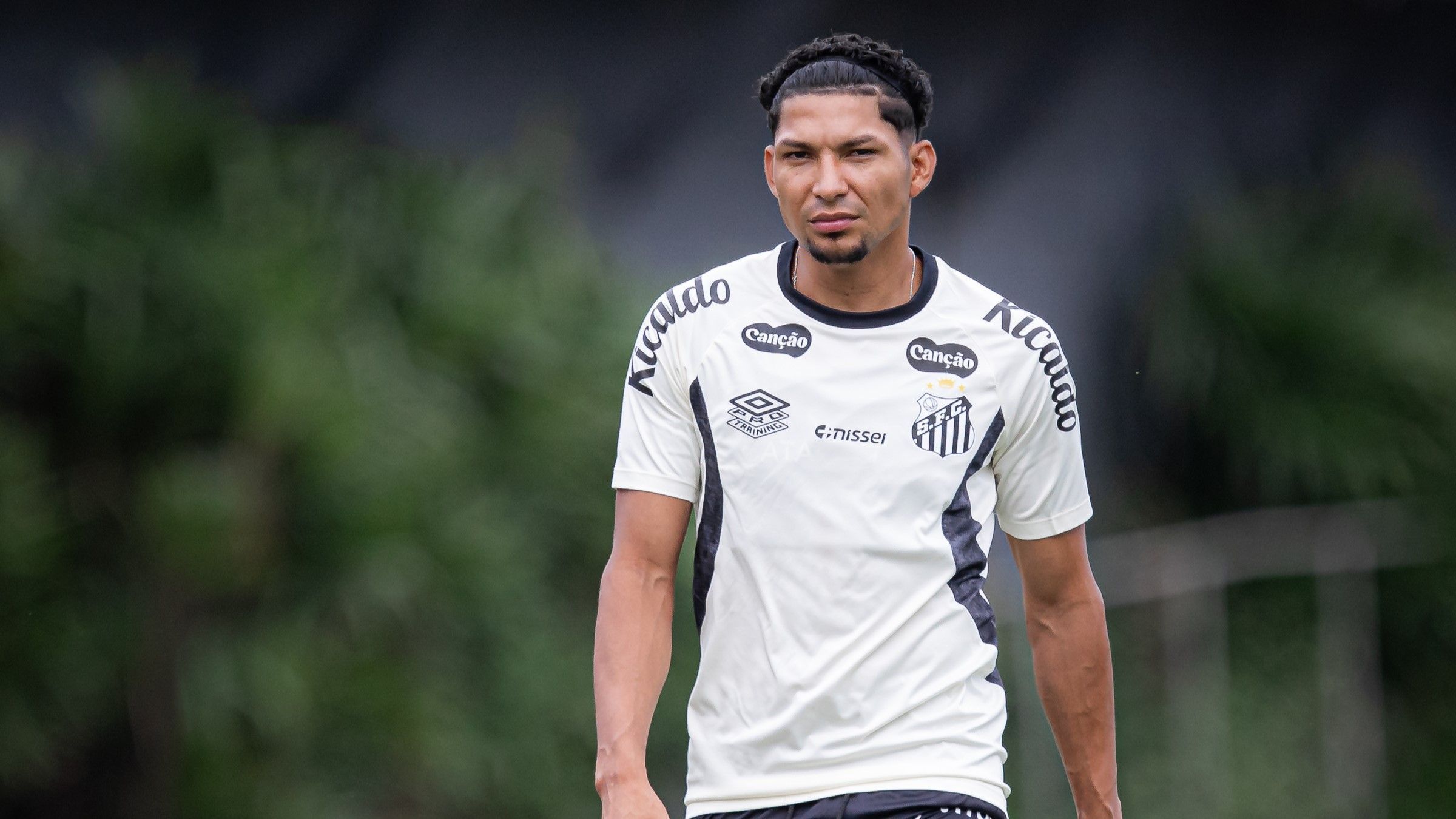 Rony diz o que faltou para repetir feitos alcançados com Palmeiras no Atlético