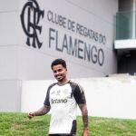 Corinthians avança em negociação para contratar o volante Allan, do Flamengo