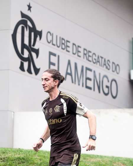 Filipe Luís durante entrevista coletiva do Flamengo