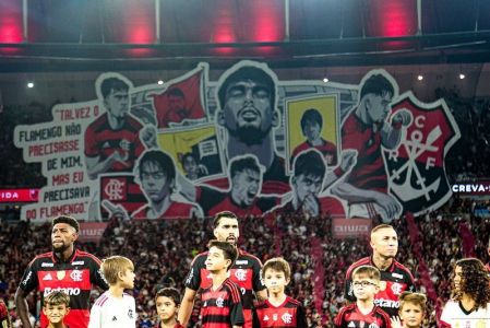 Flamengo x Internacional: torcida rubro-negra faz homenagem a Lucas Paquetá