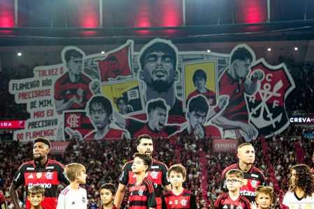 Flamengo x Internacional: torcida rubro-negra faz homenagem a Lucas Paquetá