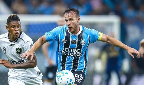 Arthur, do Grêmio, está emprestado pela Juventus até junho de 2026