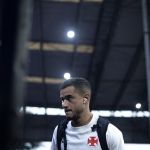 Fernando Diniz rebate críticas e rasga elogios para craque do Vasco