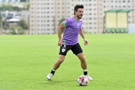 Willian durante treino pelo América em 2026