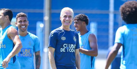 Luís Castro comanda o Grêmio para jogo decisivo pelo Gauchão