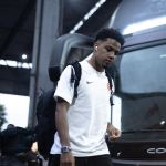 Fernando Diniz cita artilheiro do Cruzeiro para justificar erros de atacante do Vasco