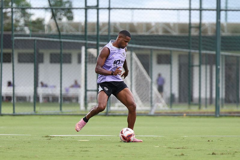 Vai jogar? Júnior Santos vai às redes e manda recado em véspera de partida do Atlético